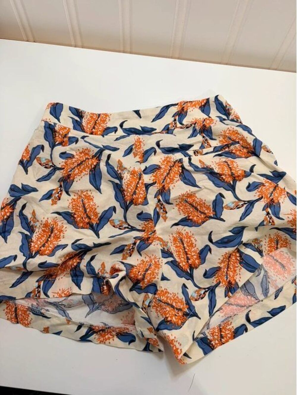 Linen Botanical Pattern Shorts - Picture 2 of 8